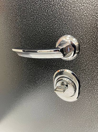 Входная дверь  