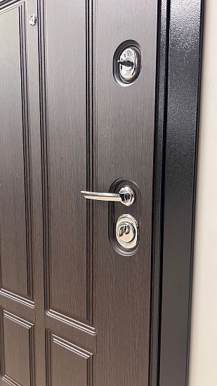 Входная дверь  