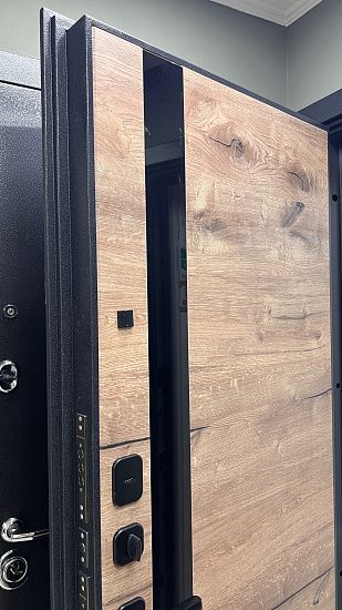 Входная дверь  