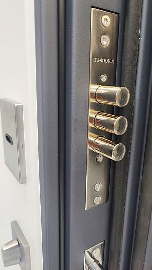 Входная дверь  